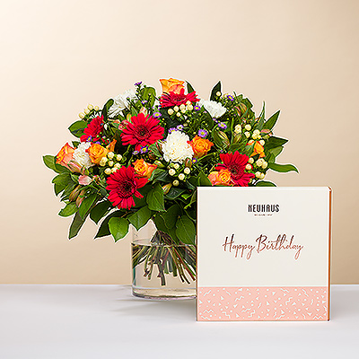 Ce cadeau floral exquis composé de notre Bouquet du Jour et d'une boîte cadeau en chocolat belge Neuhaus Happy Birthday est la meilleure façon de souhaiter un très joyeux anniversaire à quelqu'un de spécial.