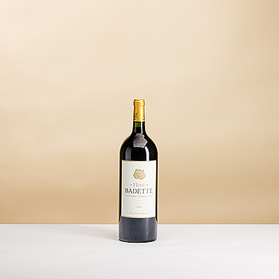 Les grandes occasions appellent une grande bouteille de vin! Si vous souhaitez envoyer un cadeau impressionnant, ce Magnum de La Fleur de Badette - Saint-Emilion Grand Cru plaira à coup sûr à votre amateur de vin préféré.