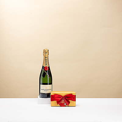 Apportez la joie de Noël avec le champagne festif Moët & Chandon et un luxueux ballotin de Noël Godiva. Ce cadeau de Noël exclusif avec du chocolat et du champagne est une idée de cadeau de Noël parfaite pour les amis, la famille et les entreprises pour les fêtes.